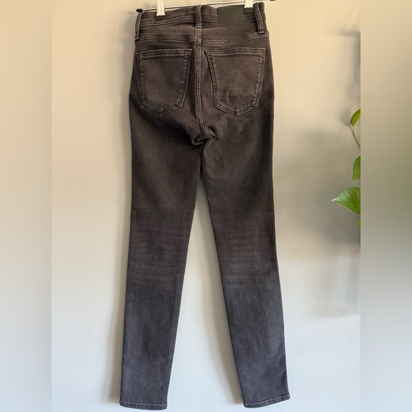 Madewell 10” High-Rise Skinny Jeans in Starkey Wash Black, size 24 - Picture 6 of 7